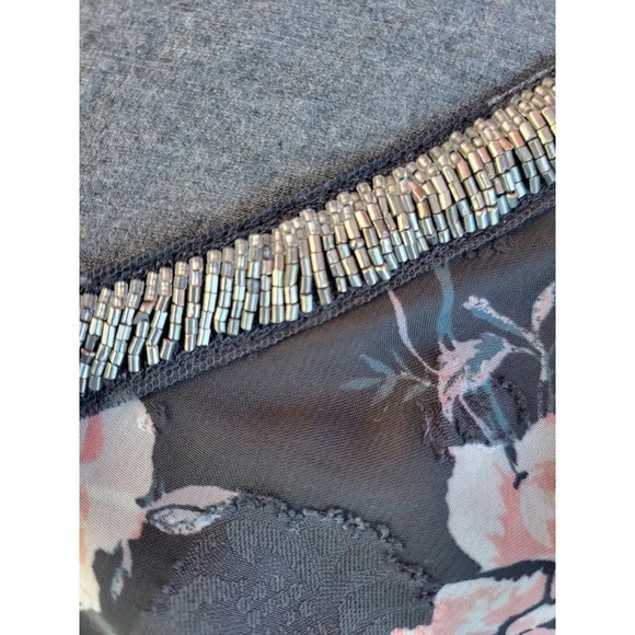 Maurices women's beaded v-neck Floral long sleeve Blouse - small - Picture 7 of 9